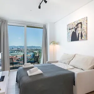  Apartment Design With Amazing View Over Österreich